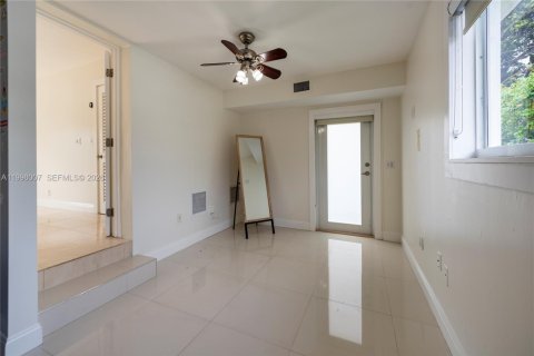 Villa ou maison à vendre à Hollywood, Floride: 3 chambres, 188.68 m2 № 2060472 - photo 14