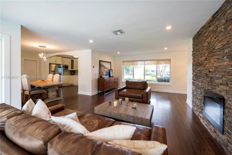 Villa ou maison à vendre à Hollywood, Floride: 3 chambres, 188.68 m2 № 2060472 - photo 6