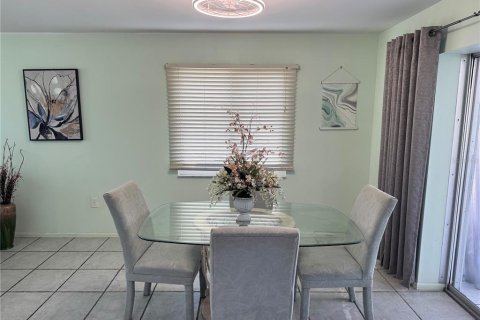 House in Venice, Florida 3 bedrooms, 148.74 sq.m. № 2199110 - photo 6