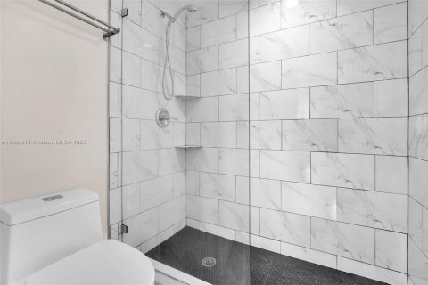 Copropriété à louer à Miami Beach, Floride: 2 chambres, 130.99 m2 № 1921485 - photo 19