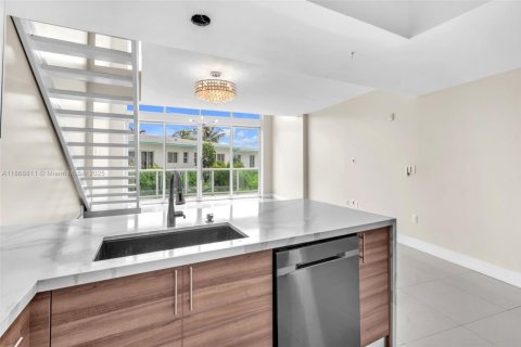 Copropriété à louer à Miami Beach, Floride: 2 chambres, 130.99 m2 № 1921485 - photo 6