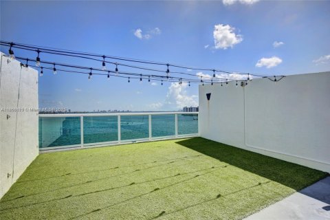 Copropriété à louer à Miami Beach, Floride: 2 chambres, 130.99 m2 № 1921485 - photo 26