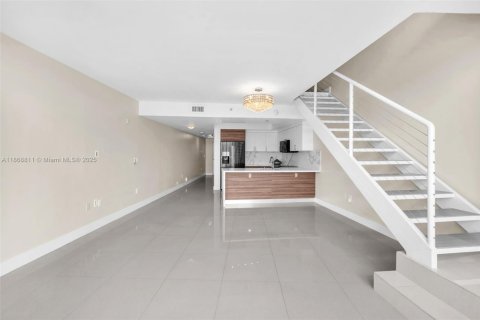 Copropriété à louer à Miami Beach, Floride: 2 chambres, 130.99 m2 № 1921485 - photo 9