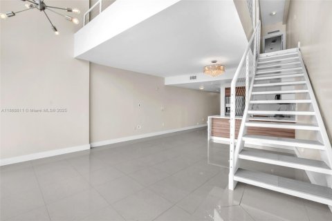 Copropriété à louer à Miami Beach, Floride: 2 chambres, 130.99 m2 № 1921485 - photo 10