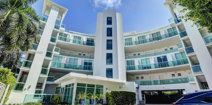 Condo à Miami Beach, Floride, 2 chambres № 1921485