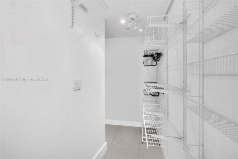 Copropriété à louer à Miami Beach, Floride: 2 chambres, 130.99 m2 № 1921485 - photo 14