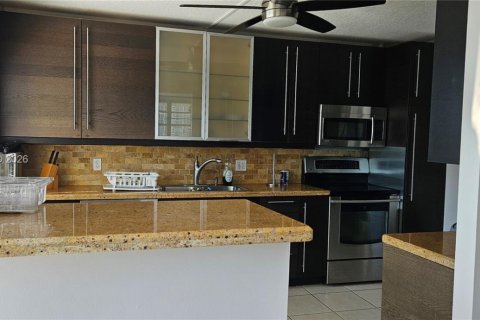 Copropriété à louer à Aventura, Floride: 2 chambres, 157.28 m2 № 2027222 - photo 17