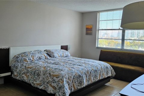 Copropriété à louer à Aventura, Floride: 2 chambres, 157.28 m2 № 2027222 - photo 19