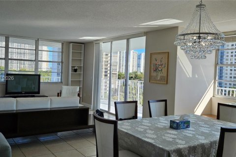 Copropriété à louer à Aventura, Floride: 2 chambres, 157.28 m2 № 2027222 - photo 9
