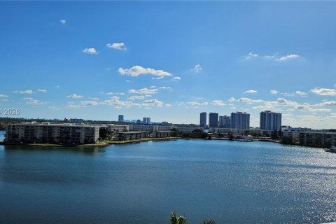 Copropriété à louer à Aventura, Floride: 2 chambres, 157.28 m2 № 2027222 - photo 3