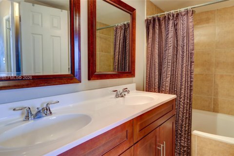 Copropriété à louer à Aventura, Floride: 2 chambres, 157.28 m2 № 2027222 - photo 20