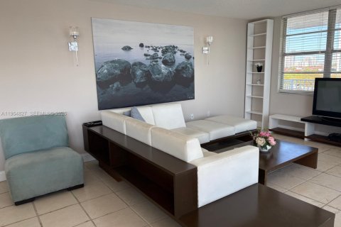 Copropriété à louer à Aventura, Floride: 2 chambres, 157.28 m2 № 2027222 - photo 5