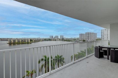 Condo à Aventura, Floride, 2 chambres  № 2027222