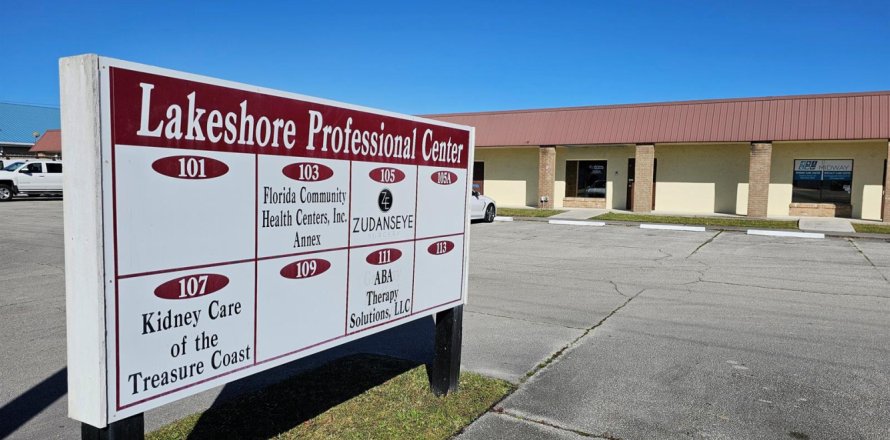 Immobilier commercial à Okeechobee, Floride № 2175867