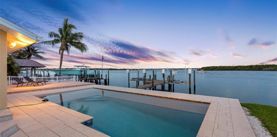 Villa ou maison à Madeira Beach, Floride 3 chambres, 217.58 m2 № 1881091