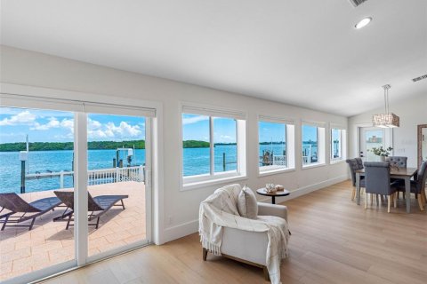 Villa ou maison à vendre à Madeira Beach, Floride: 3 chambres, 217.58 m2 № 1881091 - photo 23