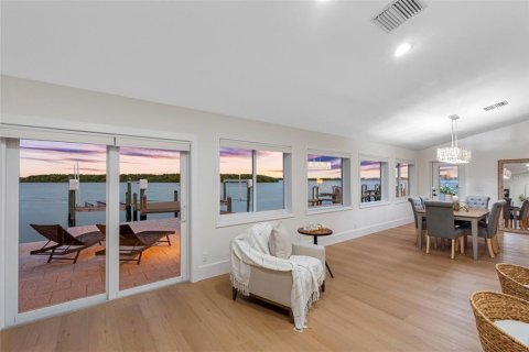 Villa ou maison à vendre à Madeira Beach, Floride: 3 chambres, 217.58 m2 № 1881091 - photo 4