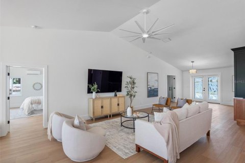 Villa ou maison à vendre à Madeira Beach, Floride: 3 chambres, 217.58 m2 № 1881091 - photo 16