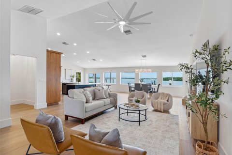 Villa ou maison à vendre à Madeira Beach, Floride: 3 chambres, 217.58 m2 № 1881091 - photo 14