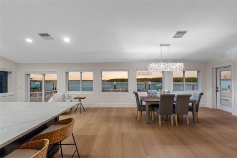 Villa ou maison à vendre à Madeira Beach, Floride: 3 chambres, 217.58 m2 № 1881091 - photo 24