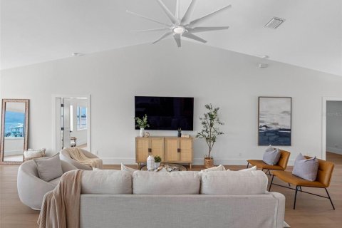 Villa ou maison à vendre à Madeira Beach, Floride: 3 chambres, 217.58 m2 № 1881091 - photo 15