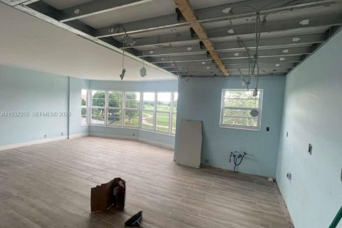 Condo in Fort Lauderdale, Florida, 2 bedrooms  № 1991023 - photo 18