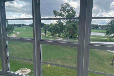 Condo in Fort Lauderdale, Florida, 2 bedrooms  № 1991023 - photo 12