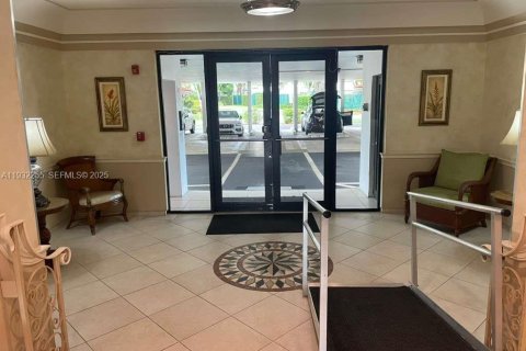 Condo in Fort Lauderdale, Florida, 2 bedrooms  № 1991023 - photo 5