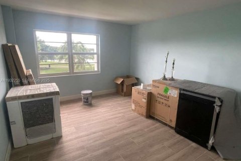 Condo in Fort Lauderdale, Florida, 2 bedrooms  № 1991023 - photo 27