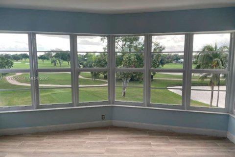 Condo in Fort Lauderdale, Florida, 2 bedrooms  № 1991023 - photo 11