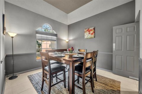 House in Apopka, Florida 4 bedrooms, 226.12 sq.m. № 1851751 - photo 7