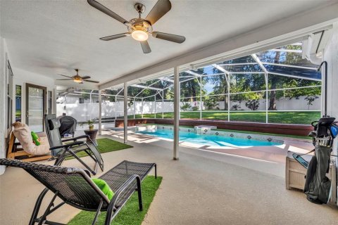 House in Apopka, Florida 4 bedrooms, 226.12 sq.m. № 1851751 - photo 30