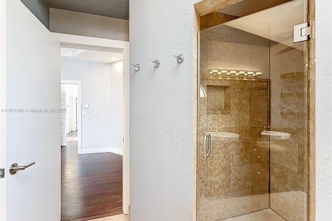 Townhouse in Aventura, Florida 4 bedrooms, 265.42 sq.m. № 1920216 - photo 28