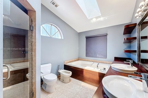 Townhouse in Aventura, Florida 4 bedrooms, 265.42 sq.m. № 1920216 - photo 24