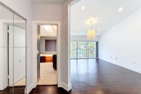 Townhouse in Aventura, Florida 4 bedrooms, 265.42 sq.m. № 1920216 - photo 21