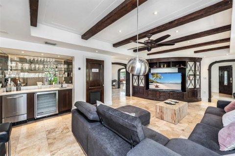 House in Miami, Florida 6 bedrooms, 584.17 sq.m. № 2012846 - photo 12