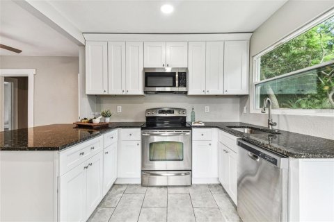 Villa ou maison à louer à Saint Petersburg, Floride: 3 chambres, 119.01 m2 № 1813285 - photo 11