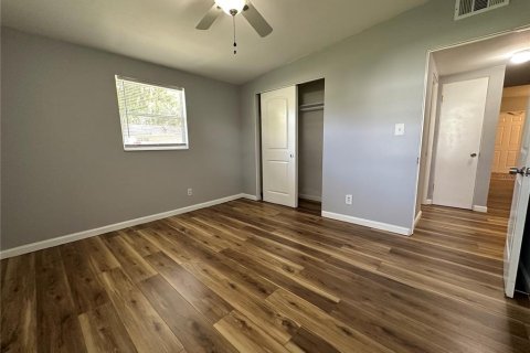Commercial property in Bradenton, Florida 7 bedrooms, 227.52 sq.m. № 1821136 - photo 12