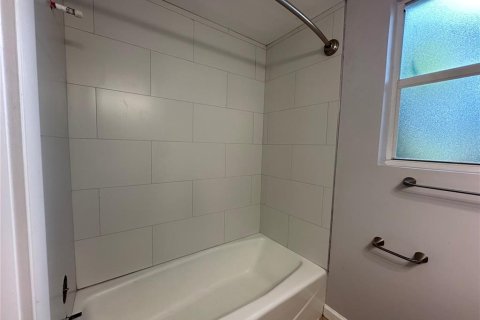 Commercial property in Bradenton, Florida 7 bedrooms, 227.52 sq.m. № 1821136 - photo 28