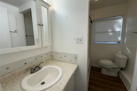 Commercial property in Bradenton, Florida 7 bedrooms, 227.52 sq.m. № 1821136 - photo 24