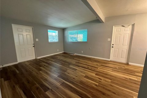 Commercial property in Bradenton, Florida 7 bedrooms, 227.52 sq.m. № 1821136 - photo 15