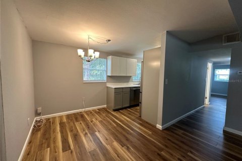 Commercial property in Bradenton, Florida 7 bedrooms, 227.52 sq.m. № 1821136 - photo 3