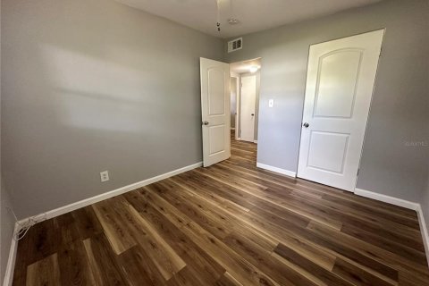 Commercial property in Bradenton, Florida 7 bedrooms, 227.52 sq.m. № 1821136 - photo 10