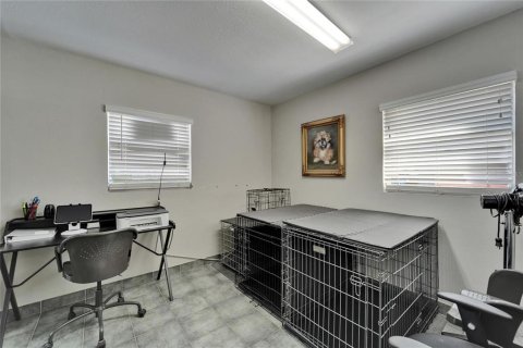 Commercial property in Brandon, Florida 171.13 sq.m. № 2206143 - photo 18