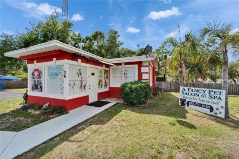 Commercial property in Brandon, Florida 171.13 sq.m. № 2206143