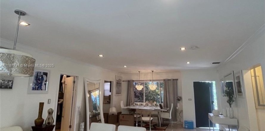 Villa ou maison à Miami Gardens, Floride 3 chambres, 179.3 m2 № 1933606