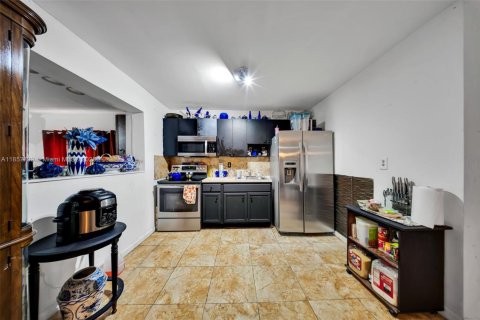 Casa en venta en Miami, Florida, 3 dormitorios, 136.57 m2 № 1881754 - foto 14