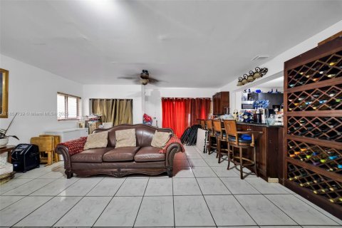 Casa en venta en Miami, Florida, 3 dormitorios, 136.57 m2 № 1881754 - foto 19