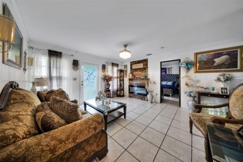 Casa en venta en Miami, Florida, 3 dormitorios, 136.57 m2 № 1881754 - foto 6