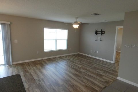 Villa ou maison à vendre à Zephyrhills, Floride: 4 chambres, 137.96 m2 № 2417022 - photo 10